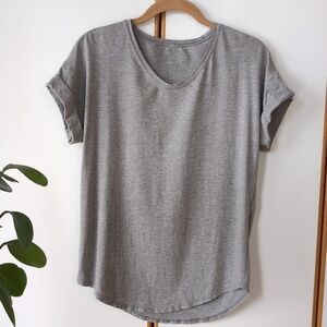 Lululemon Weekend Short SleeveHeathered Medium Grey 8